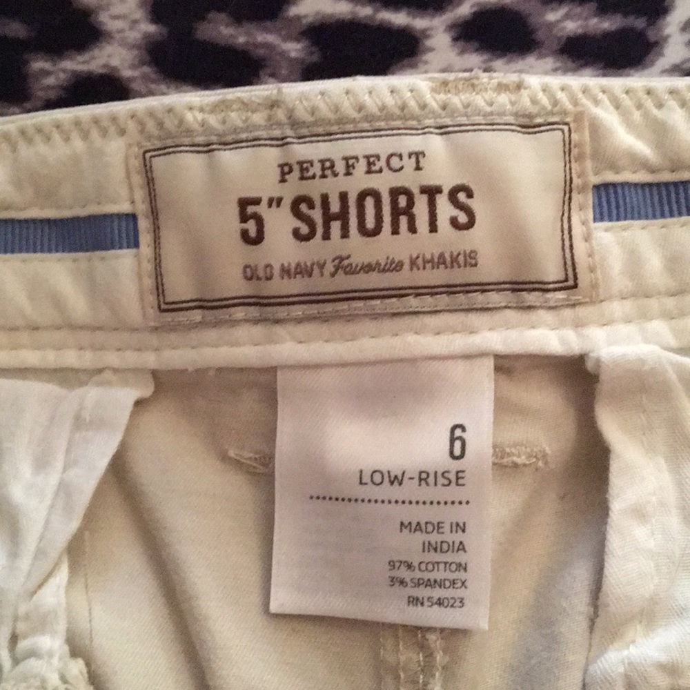 Shorts - Picture 2 of 3